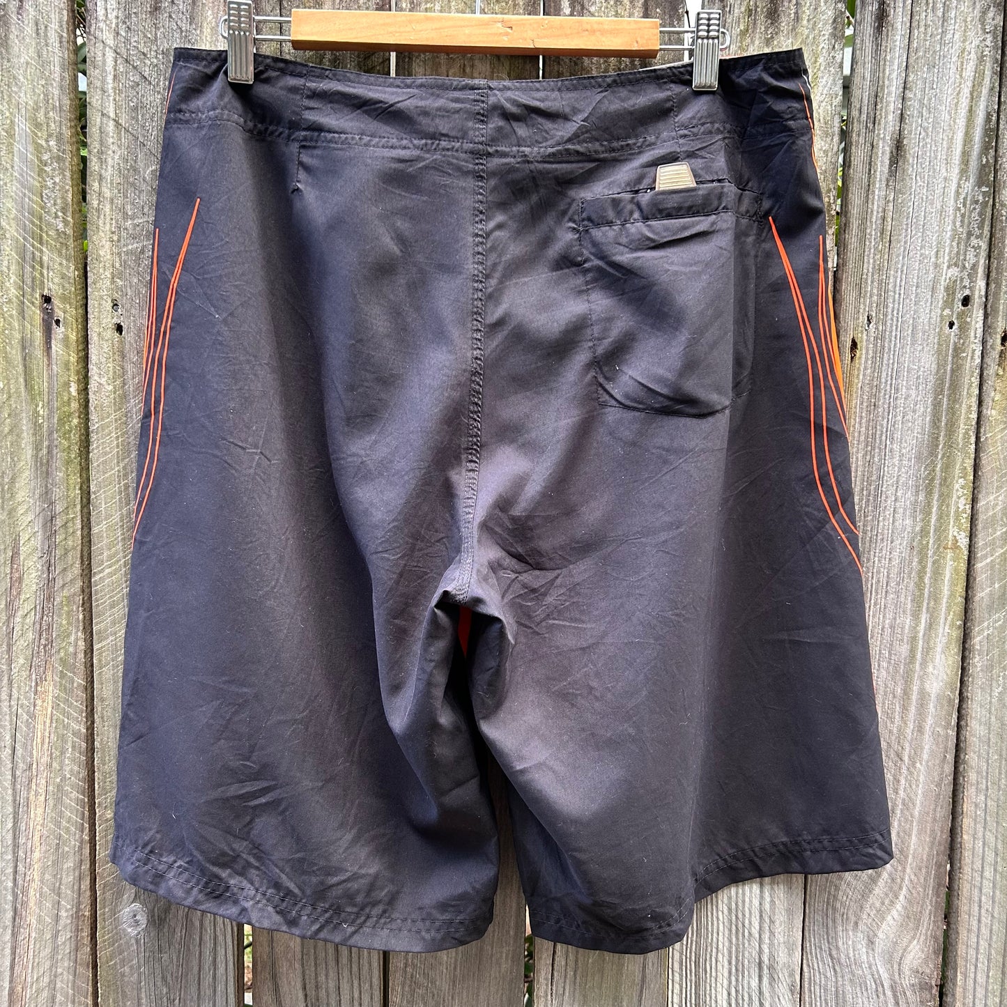 Y2K No boundaries boardshorts W34’