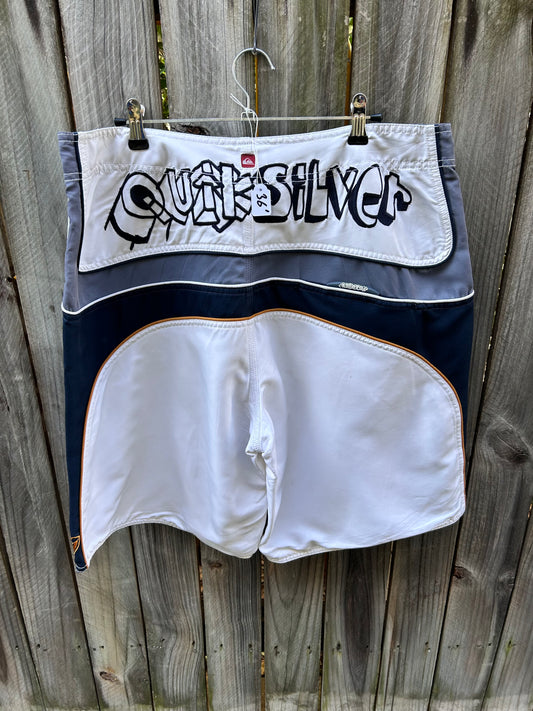 Quiksilver Boardshorts - Y2K white W36’