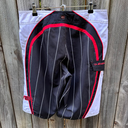 Quiksilver Boardshorts - Y2K W32’